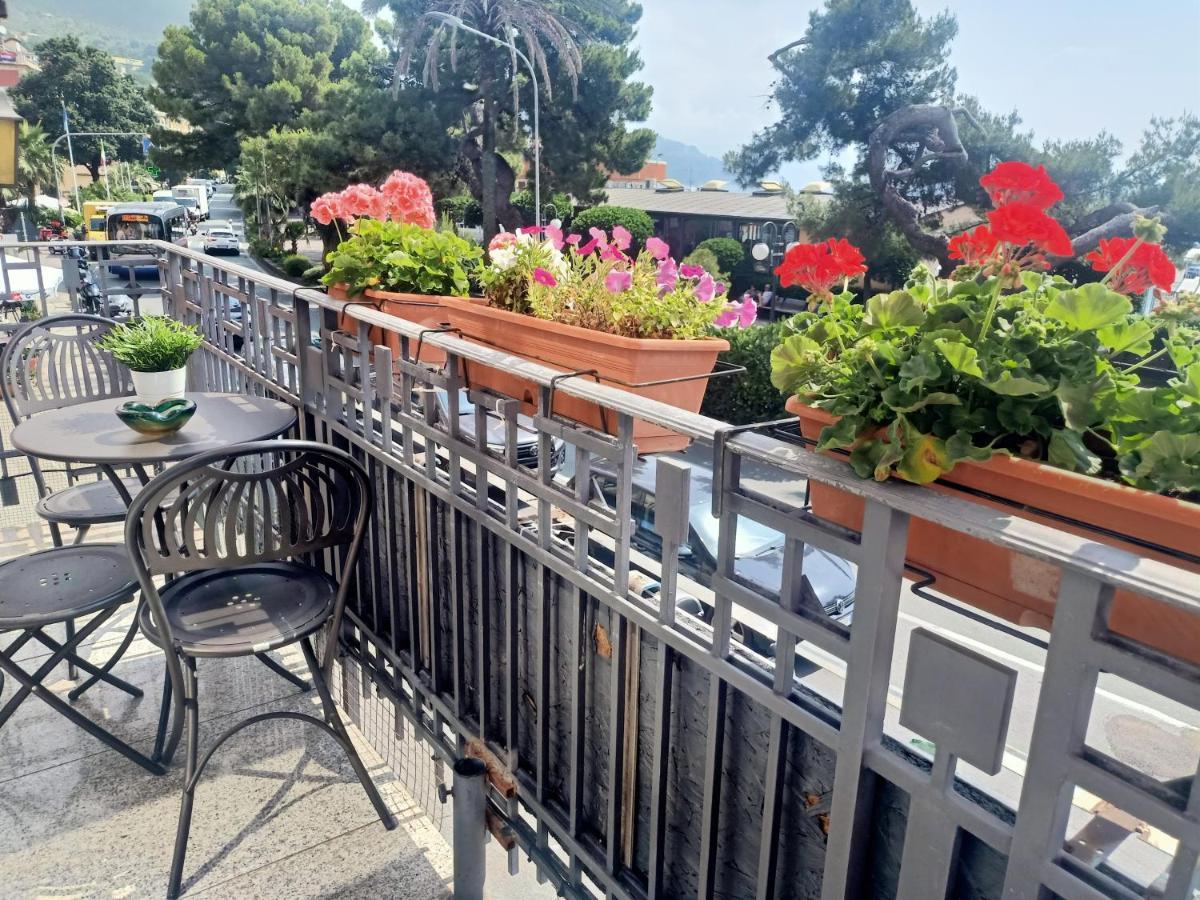 Hotel Serena Arenzano Kültér fotó