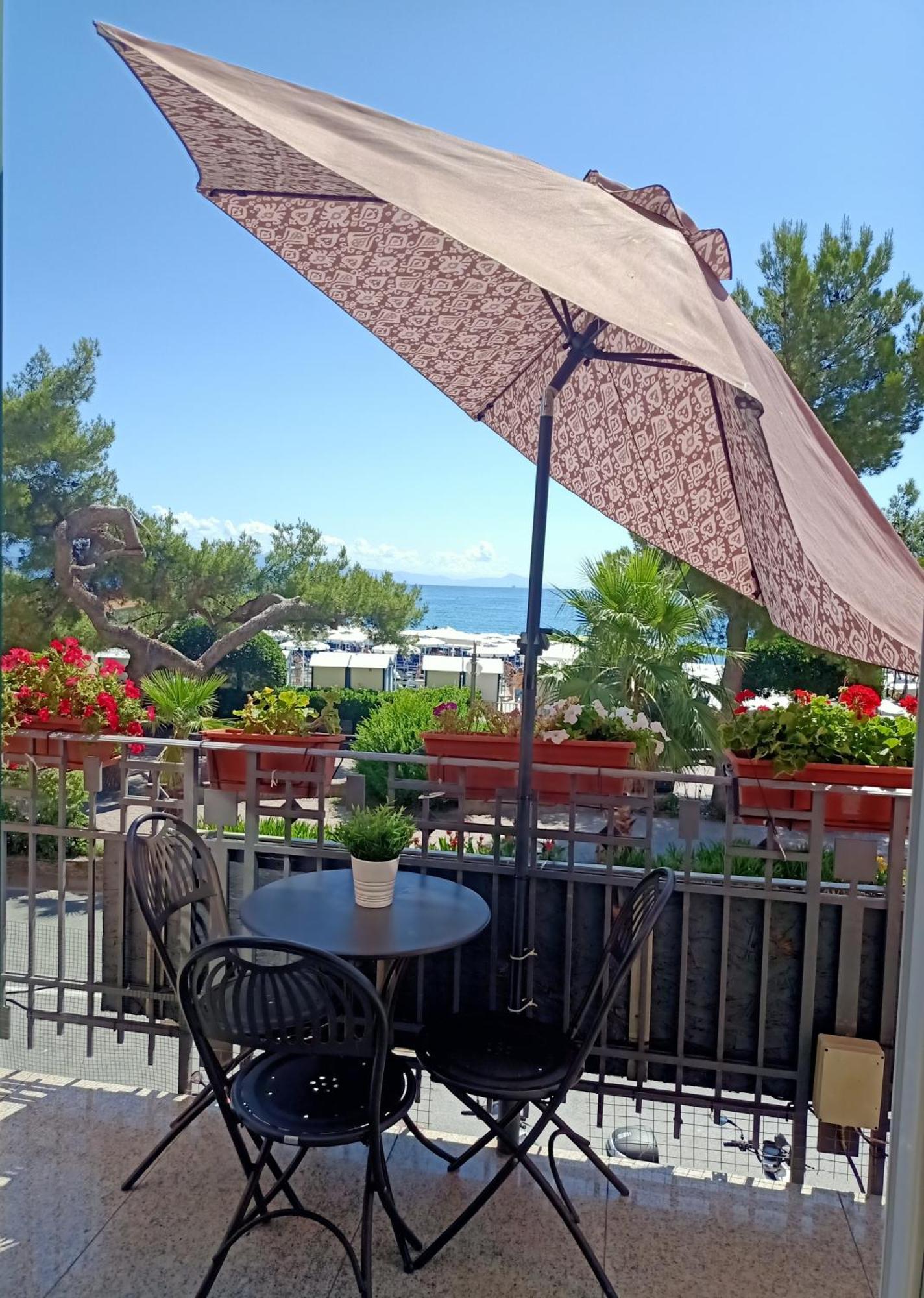 Hotel Serena Arenzano Kültér fotó