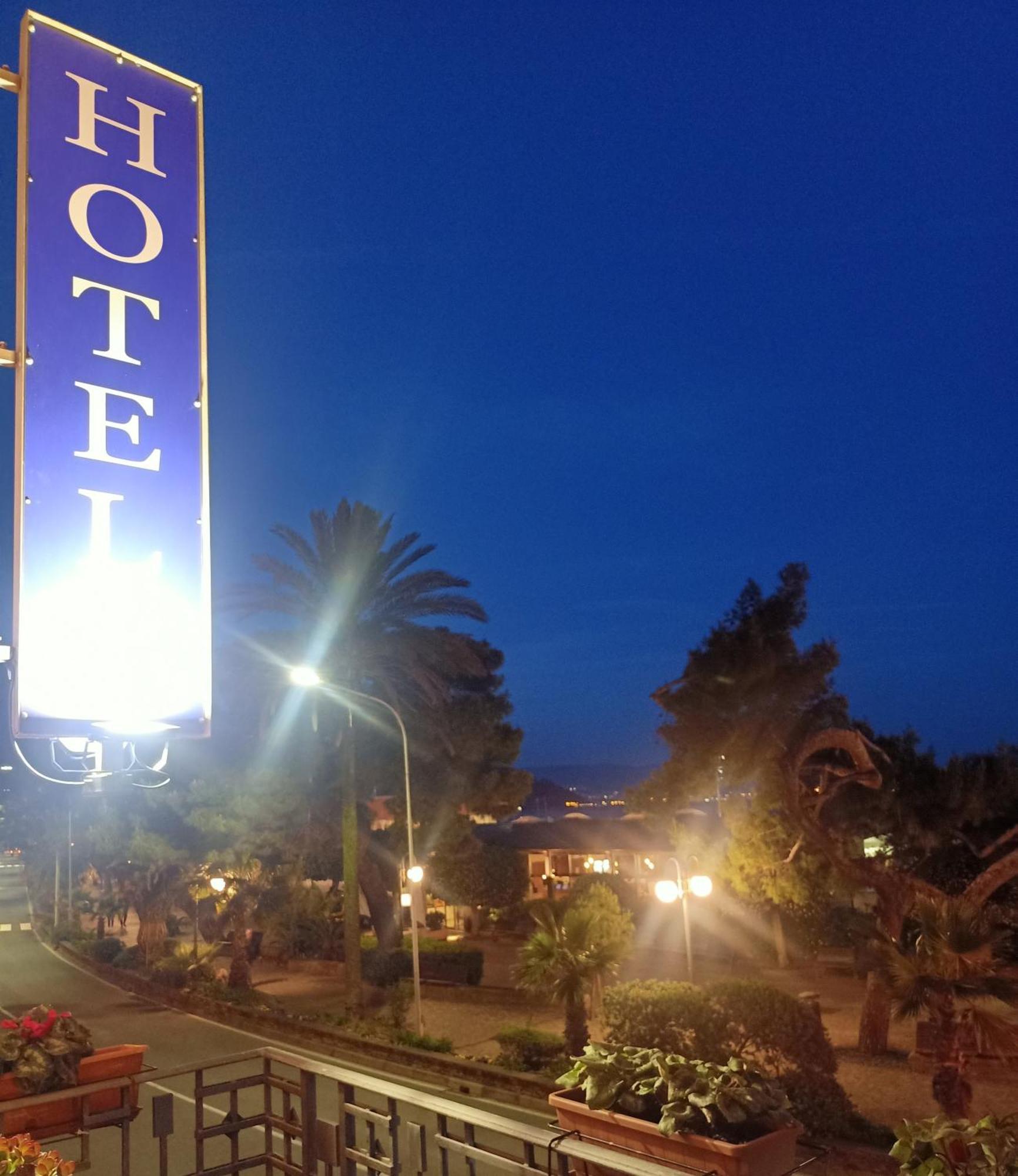 Hotel Serena Arenzano Kültér fotó
